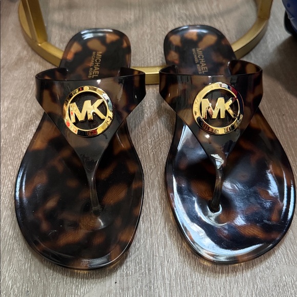 Michael Kors Shoes - Michael Kors Tortoiseshell Brown Flip Flops